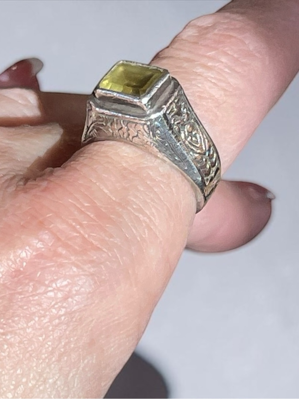 Fuzion 925 Sterling Silver Bezel Set Peridot Artisan Statement Ring Size 7.5